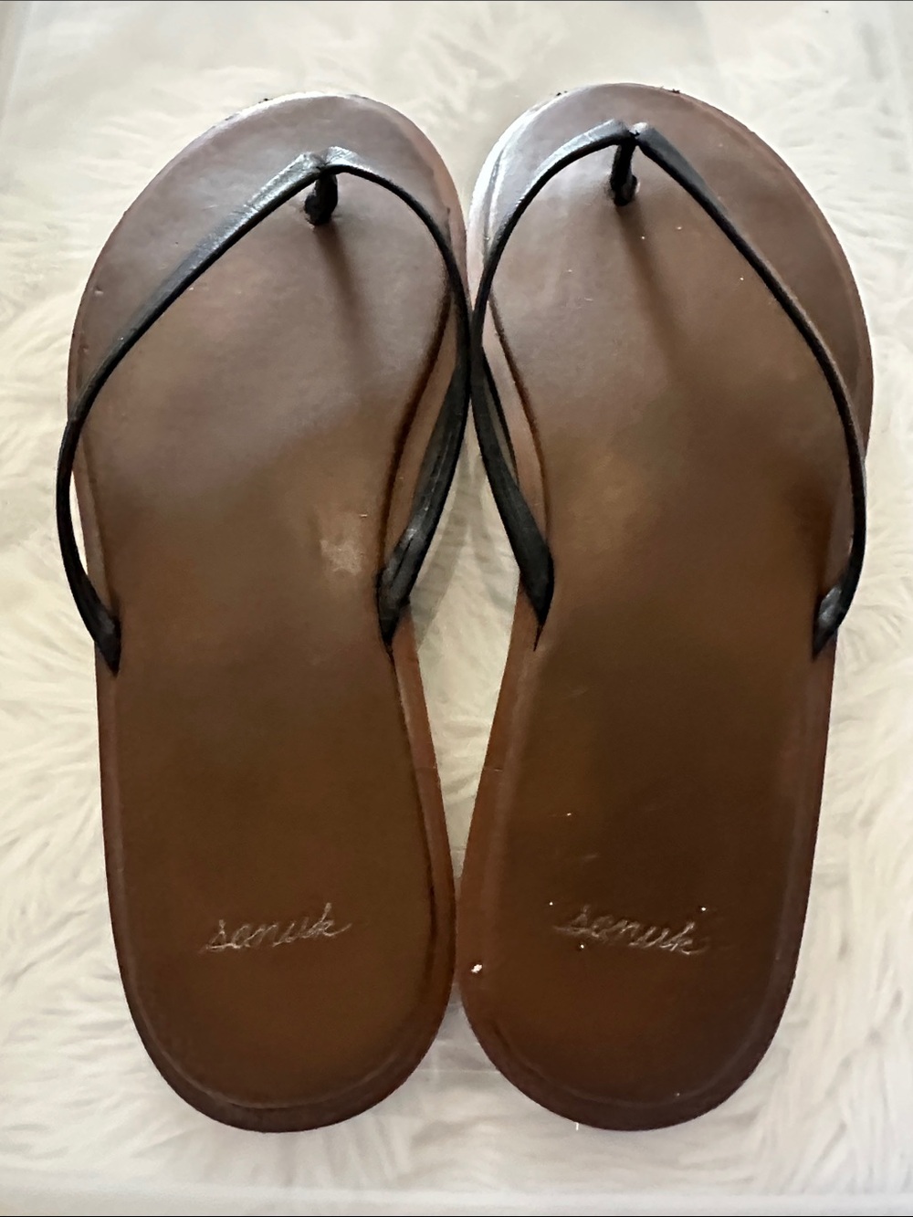 Sanuk Brown Footbed Sandals with Black Thongs